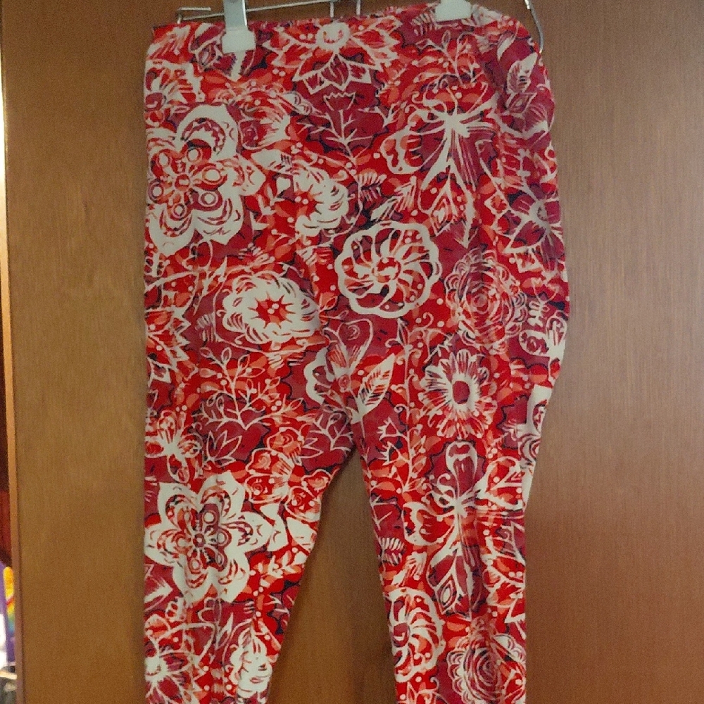 LuLaRoe Red and Cream Floral Print Leggings